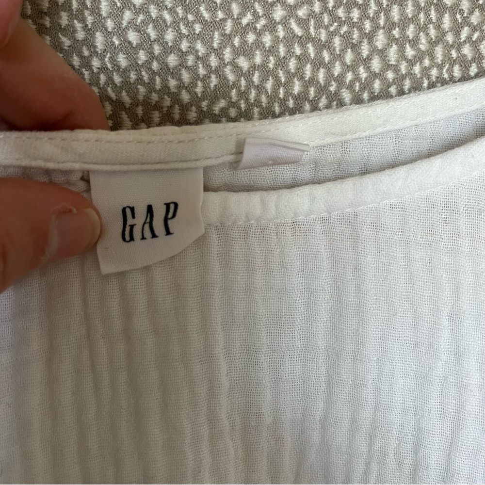M GAP Gauze Cap Sleeve Top - Picture 6 of 8